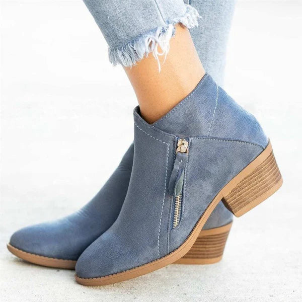 Women's Black Low-Heel Boots 0