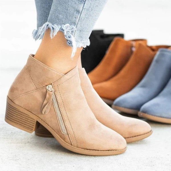 Women's Black Low-Heel Boots 4